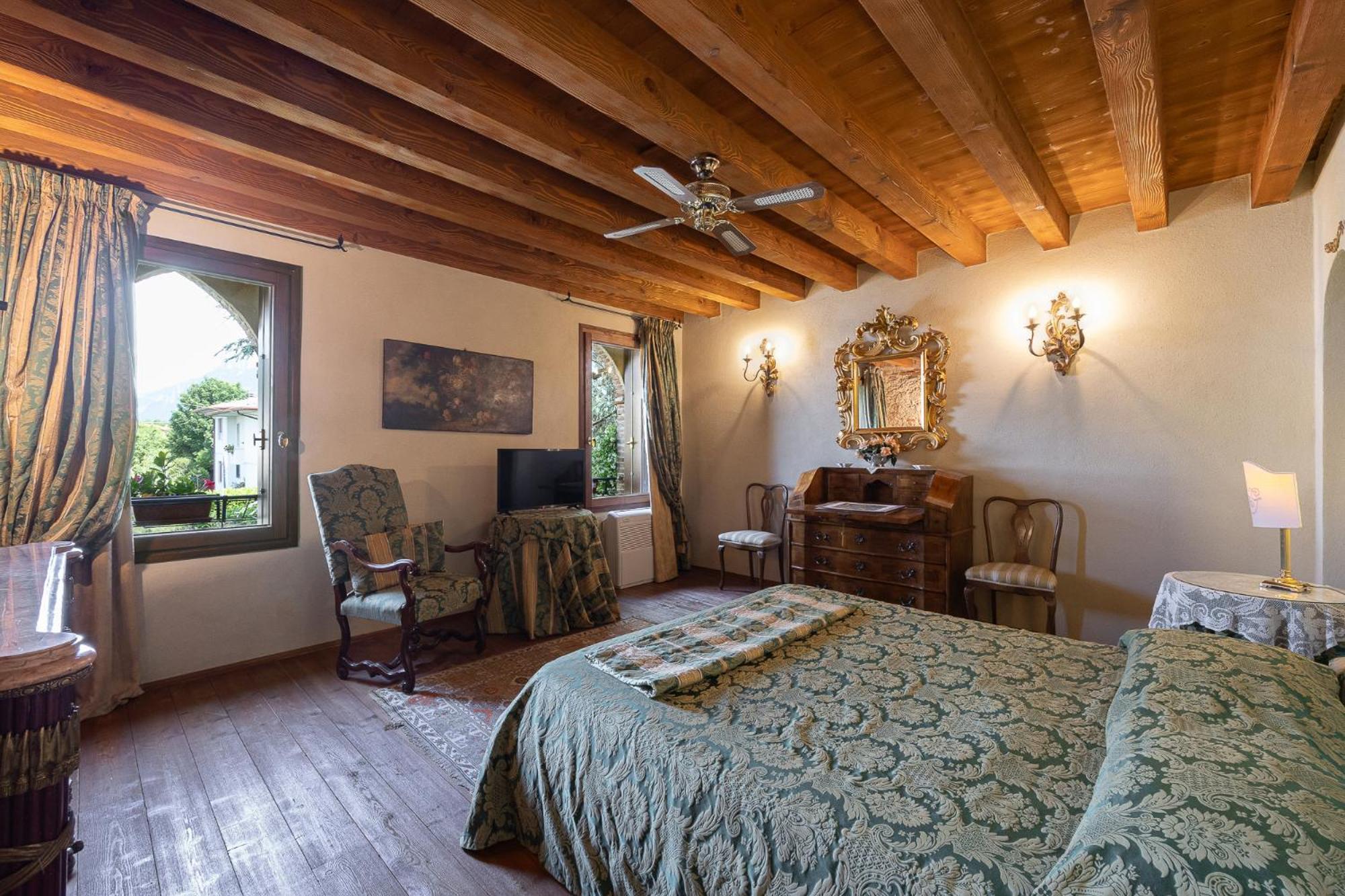 Locanda La Corte Dei Galli Guest House Carre ภายนอก รูปภาพ