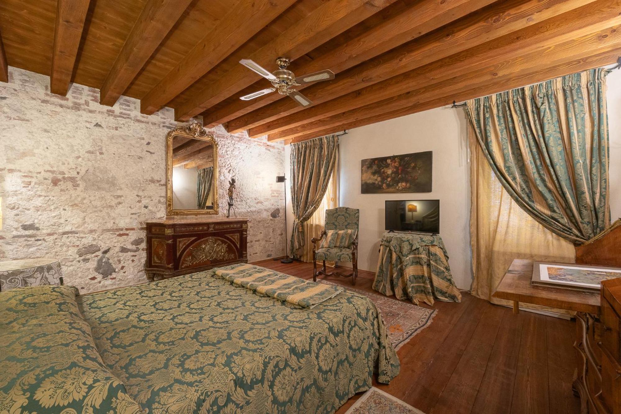 Locanda La Corte Dei Galli Guest House Carre ภายนอก รูปภาพ