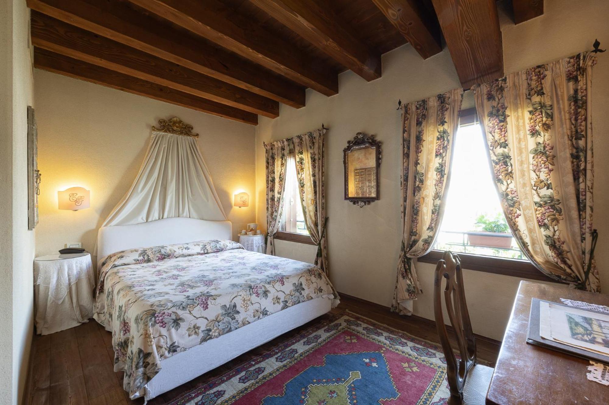 Locanda La Corte Dei Galli Guest House Carre ภายนอก รูปภาพ